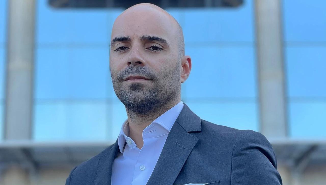 但我们必须, 签一个赛季, img 但我们必须, 签一个赛季, img